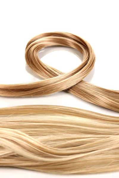 白で隔離される金髪の巻き毛のクローズ アップ — ストック写真