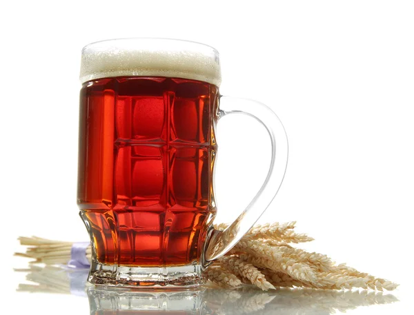 Tankard of kvass with ears, isolated on white — Stock Photo, Image