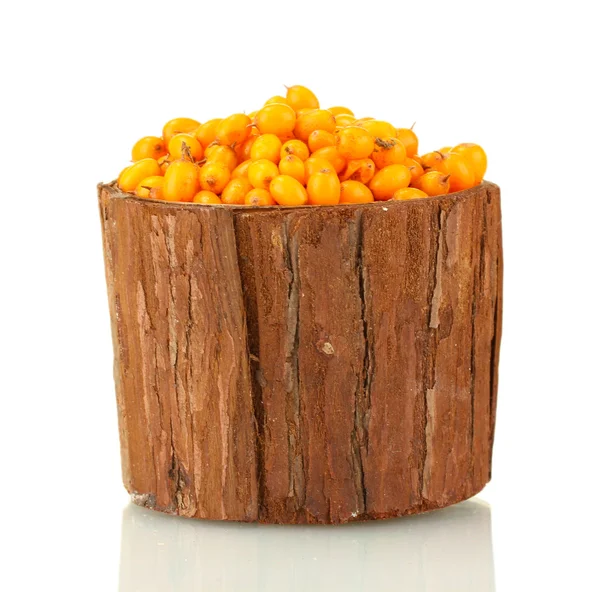 Havtorn i trä skål isolerad på vit — Stockfoto