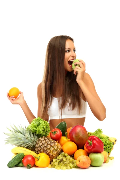 Hermosa joven con frutas y verduras, aislada en blanco —  Fotos de Stock