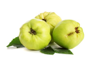 Yapraklı tatlı ayva, bembeyaz.