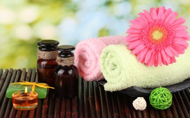 yeşil zemin üzerine Spa ayarı