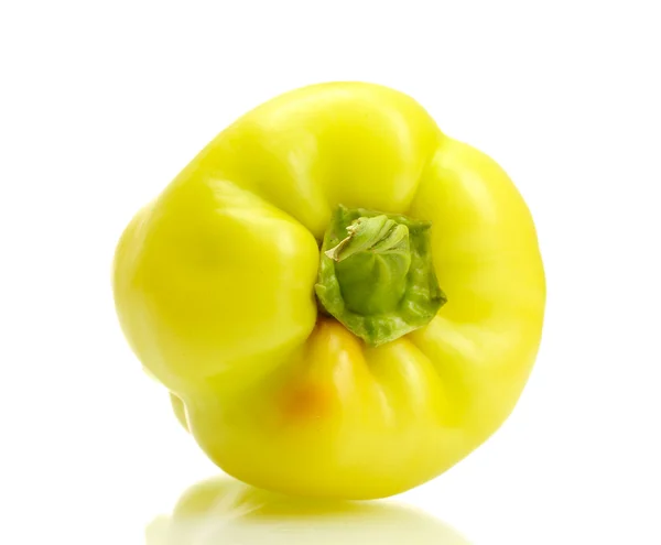 Verse groene paprika geïsoleerd op wit — Stockfoto