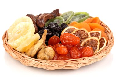 hasır plaka üzerinde beyaz izole Kuruyemiş