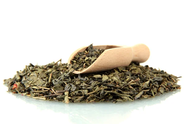 Té seco verde aromático, aislado en blanco —  Fotos de Stock