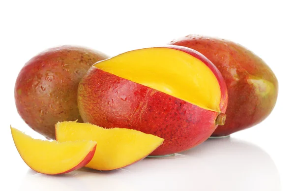 Mogen aptitretande mango isolerad på vit — Stockfoto