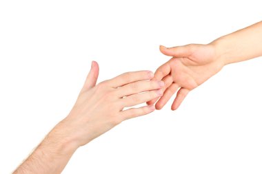Kadın eli, beyaz arka planda erkeğin eline geçer.