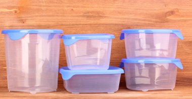 ahşap arka plan yemek plastik kaplar