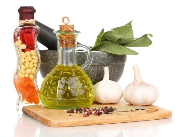 Conjunto de ingredientes y especias para cocinar aislados en blanco — Foto de Stock