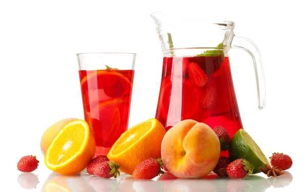 Sangria in jar nad glass with fruits, isolated on white — Stock Photo, Image