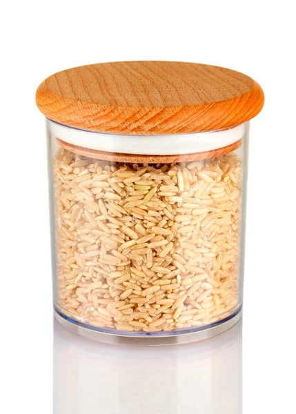 Brauner Reis im Glas auf weißem Hintergrund — Stockfoto