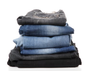 birçok kot üzerinde beyaz izole bir yığın yığın