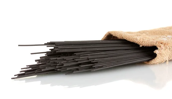 Espaguetis negros aislados en blanco —  Fotos de Stock