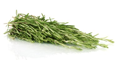 Taze yeşil biberiye beyazda izole edilmiş.