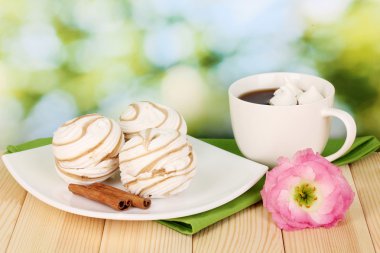 Hava marshmallows doğa zemin üzerine