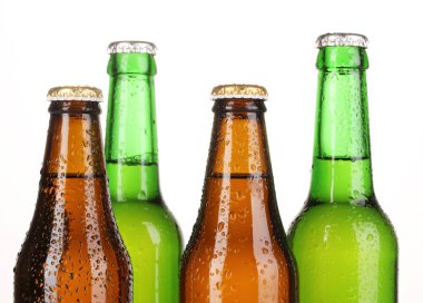 bira şişeleri üzerinde beyaz izole renkli cam