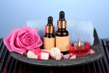 Spa ayar mavi zemin üzerine