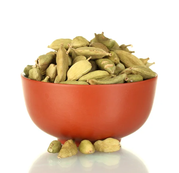 Green cardamom in ceramical bowl isolated on white close-up — Stock Photo, Image