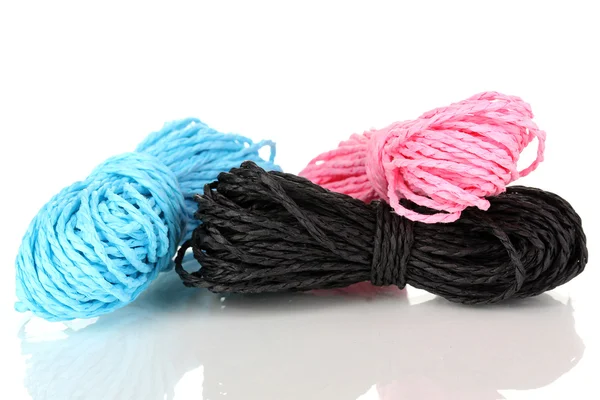 Cordas coloridas isoladas em fundo branco — Fotografia de Stock