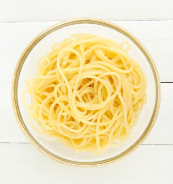 İtalyan spagetti cam kase ahşap tablo