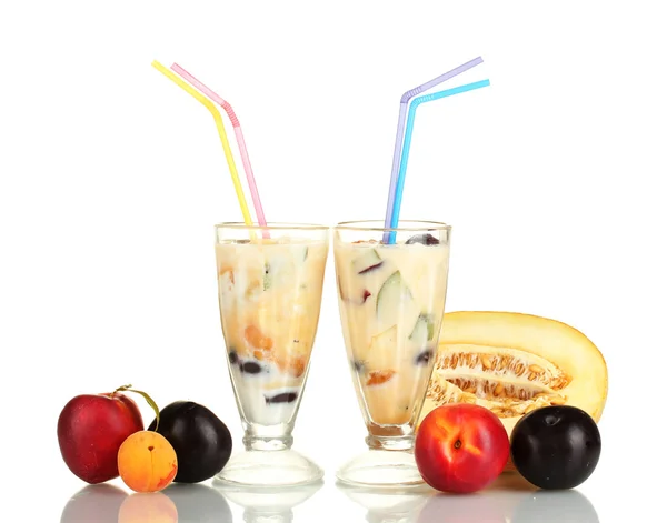 Milk shakes with fruit isolated on white close-up — Stock Photo, Image