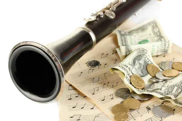 Instrumento musical com dinheiro isolado em branco — Fotografia de Stock