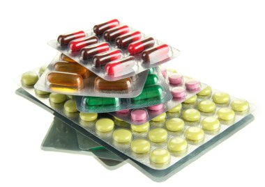 Kapsüller ve haplar kabarcıklara dolduruldu, beyaza izole edildi.