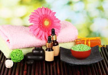 yeşil zemin üzerine Spa ayarı