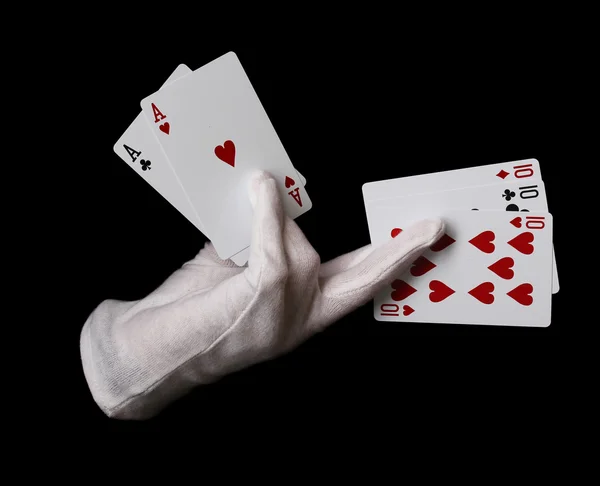 Eldeki kartlar siyah üzerine izole — Stok fotoğraf