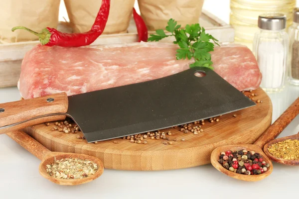 Složení z close-up syrového masa, zeleniny a koření — Stock fotografie