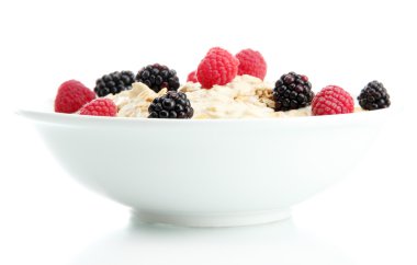 çilek, beyaz izole lezzetli yulaf ezmesi