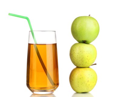 yararlı elma suyu ile elma izole üzerinde beyaz çevresinde
