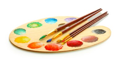 ahşap sanat palet boya ve fırça üzerinde beyaz izole