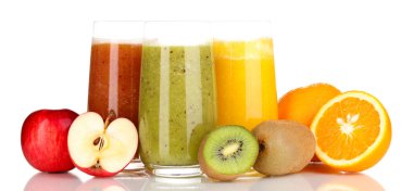 taze meyve suları üzerinde beyaz izole