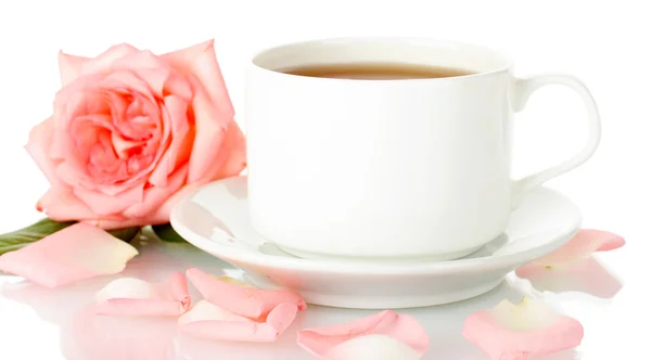 Cup of tea with rose isolated on white — Stock Photo, Image