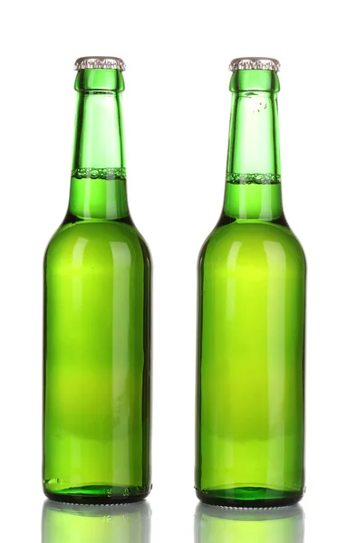 Dos botellas de cerveza aisladas en blanco — Foto de Stock