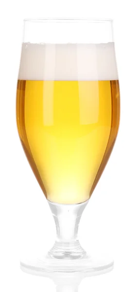 Vaso de cerveza aislado en blanco — Foto de Stock