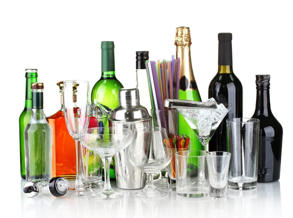 Колекція різних окулярів і напоїв ізольовані на білому — стокове фото