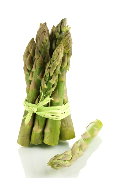 Nuttige asperges geïsoleerd op wit — Stockfoto