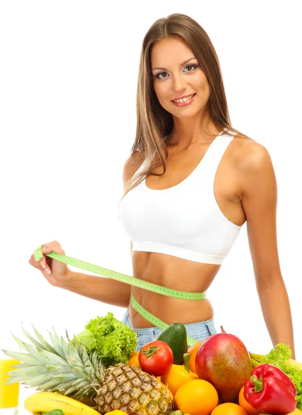 Красива молода жінка з фруктами та овочами, ізольована на білому — стокове фото