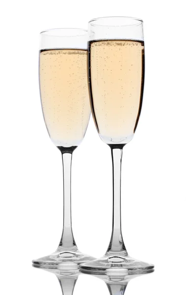 Gläser Champagner isoliert auf einem weißen — Stockfoto