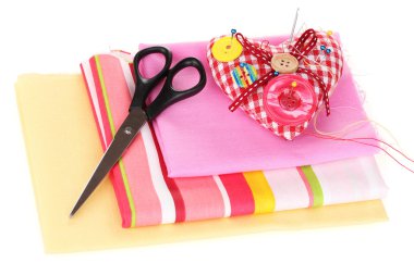 dikiş aksesuarları ve kumaş üzerine beyaz izole