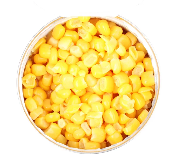 Lata aberta de milho close-up isolado em branco — Fotografia de Stock