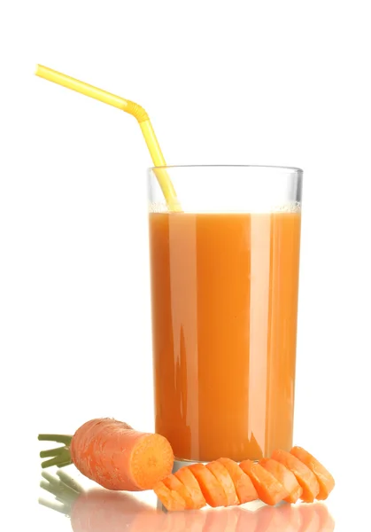 Glass of carrot juice and fresh carrot isolated on white — Stock Photo, Image