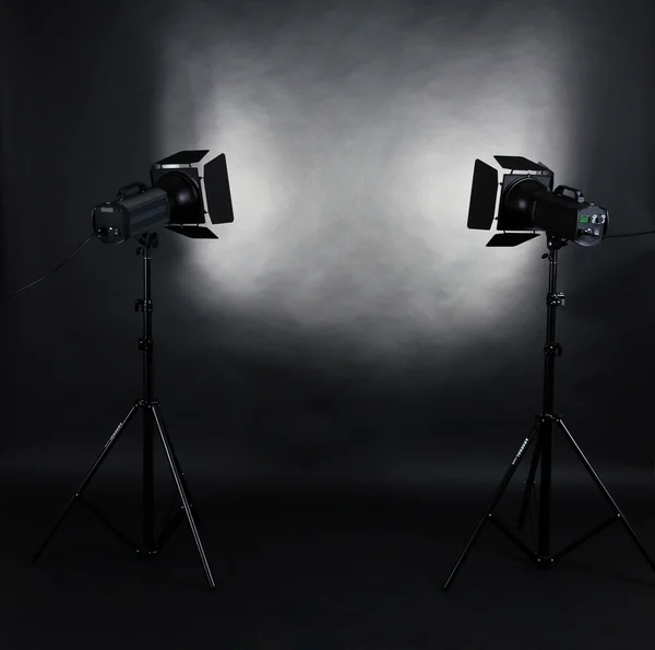 Empty photo studio with lighting equipment — Stock Photo, Image