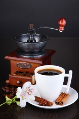 kahve Kahve değirmeni ahşap tablo ile