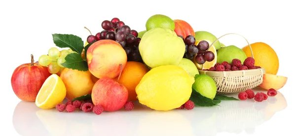 Assortiment van exotisch fruit en bessen, geïsoleerd op wit — Stockfoto