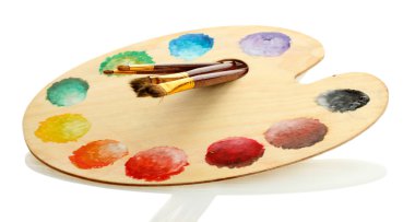 ahşap sanat palet boya ve fırça üzerinde beyaz izole