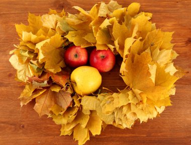 preparación de la masa de pizza aislada en blanco
