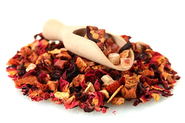 Aromatischer trockener Tee mit Früchten und Blütenblättern, isoliert auf weißem — Stockfoto